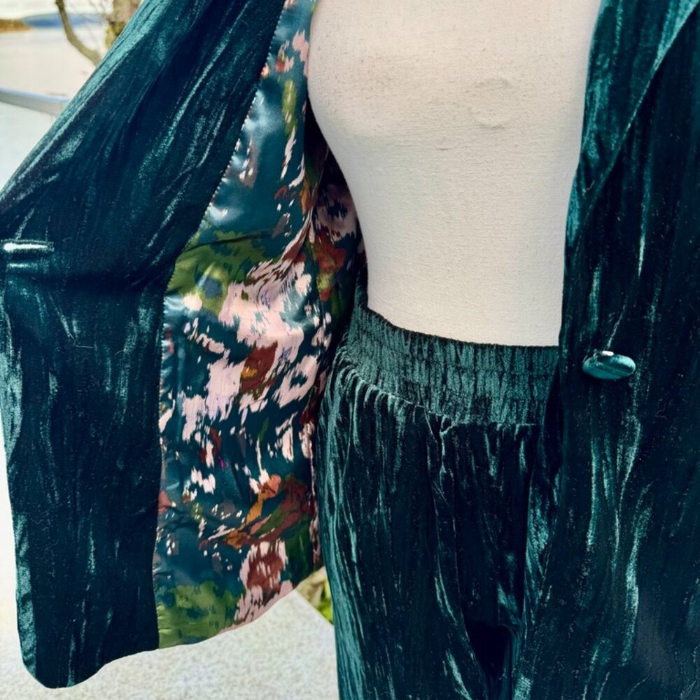 Autres Filles Deep Emerald Teal Green Crushed Velvet Blazer and Pants Suit Set - Picture 7 of 16
